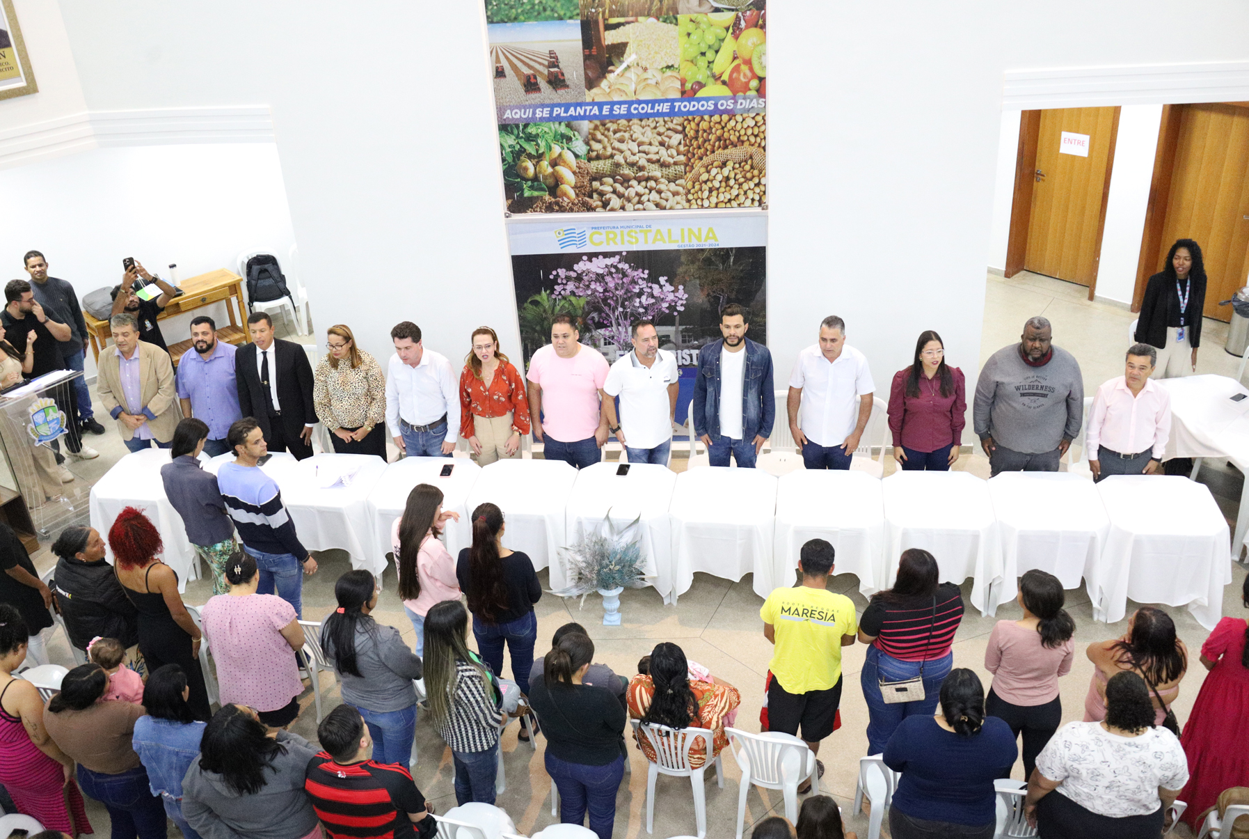 Prefeitura de Cristalina realiza assinatura dos termos de adesão do programa Minha Casa Minha Vida