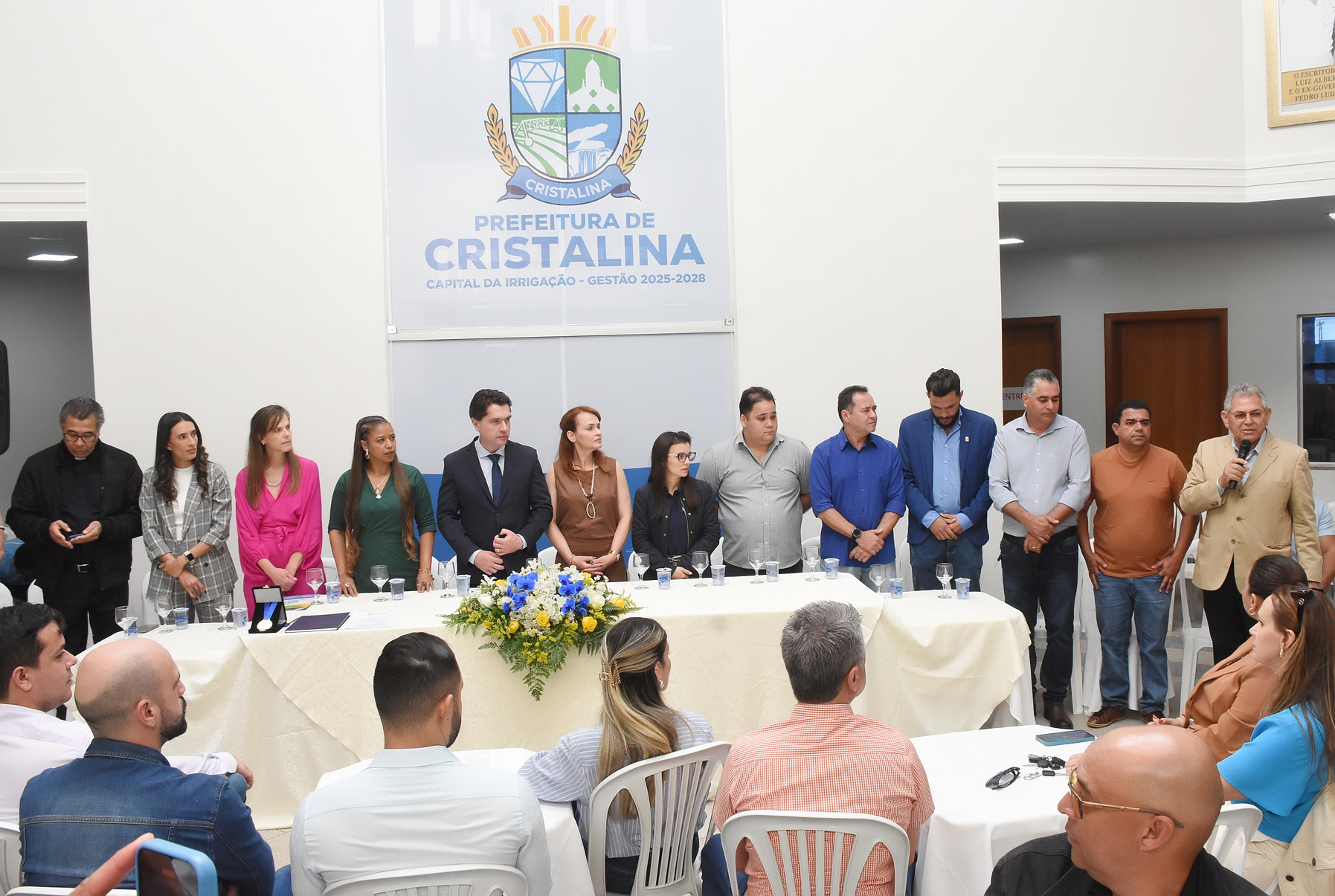 CRISTALINA CELEBRA 109 ANOS COM SOLENIDADE NA PREFEITURA, ENTREGA DE ESCRITURAS E PRESENÇA DE AUTORIDADES