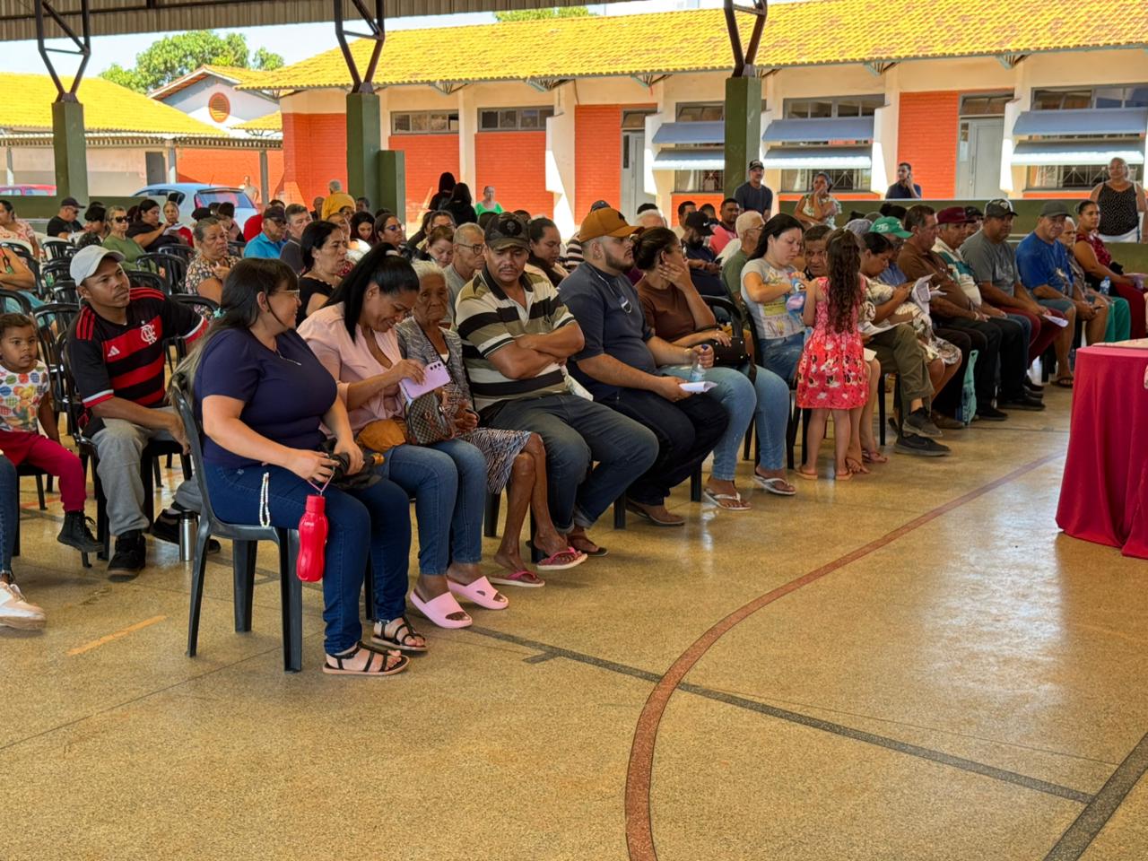 AÇÃO SAÚDE DOS OLHOS LEVA ATENDIMENTO GRATUITO À POPULAÇÃO DE CAMPOS LINDOS